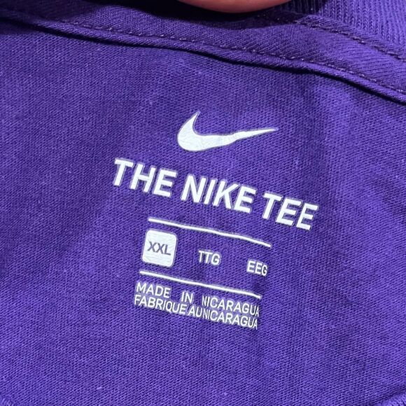 NWOT Nike T-Shirt Crewneck Short Sleeve Athletic Fit Lightweight Purple Size XXL - Picture 2 of 3